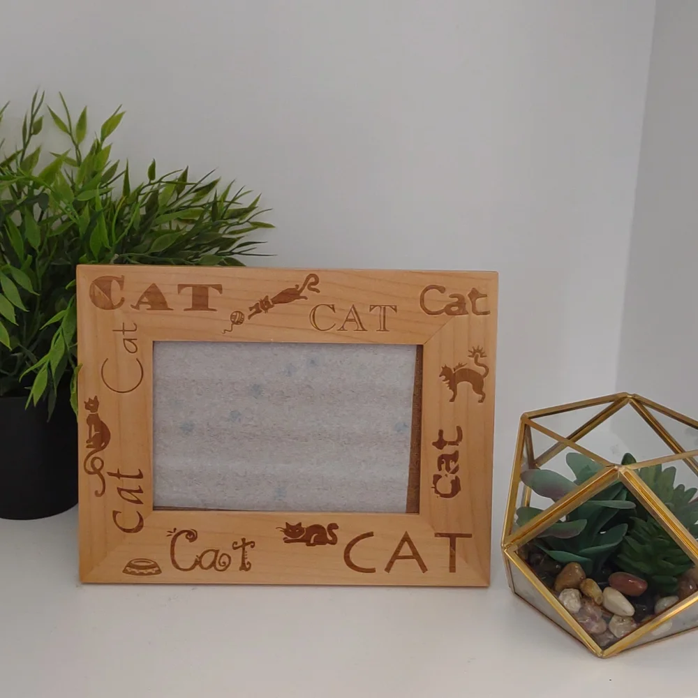 WOOD FRAME CAT